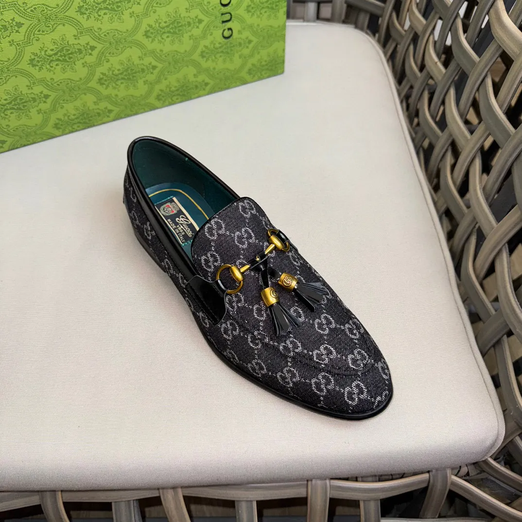Men's shoes 💰900 Gucci～High-end genuine leather outsole men's casual leather shoes｜The upper is made of imported original presbyopic canvas fabric with top layer cowhide material｜Classic horsebit decoration｜Genuine leather handmade tassel embellishment｜Low-key luxury temperament｜Comfortable foot feeling｜Imported genuine leather outsole｜First layer cowhide inner padding｜Fine details Size: 39-44 (customized at 45.46)